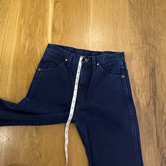 Women’s Wrangler Vintage Dark Wash Straight Leg Jeans 28x34 High Rise - Picture 6 of 9